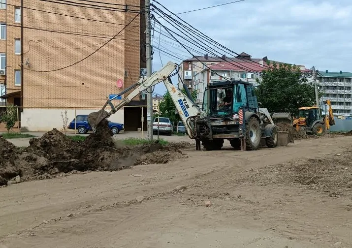 Экскаватор-погрузчик TEREX TLB 825 Экскаватор-погрузчик TEREX TLB 825