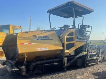 Асфальтоукладчик XCMG RP705