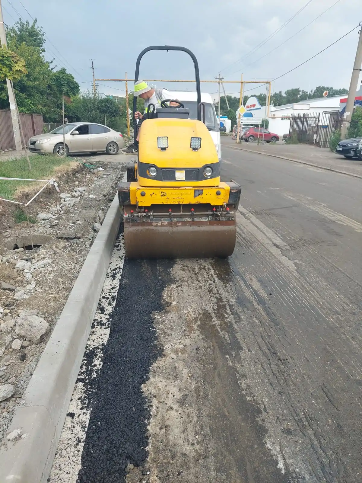 Тротуарный каток JCB VMT 260